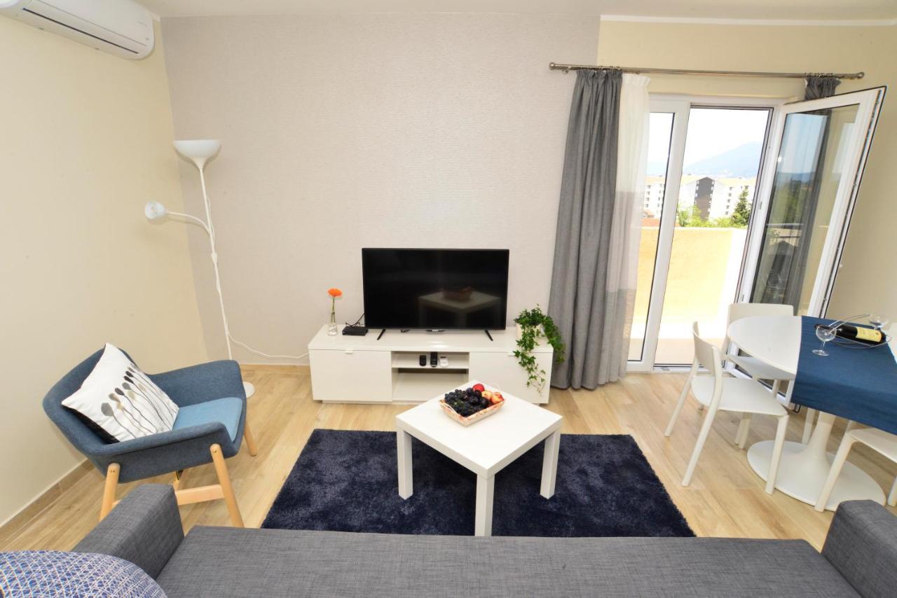 Apartman Bradasevic Tivat Exteriör bild