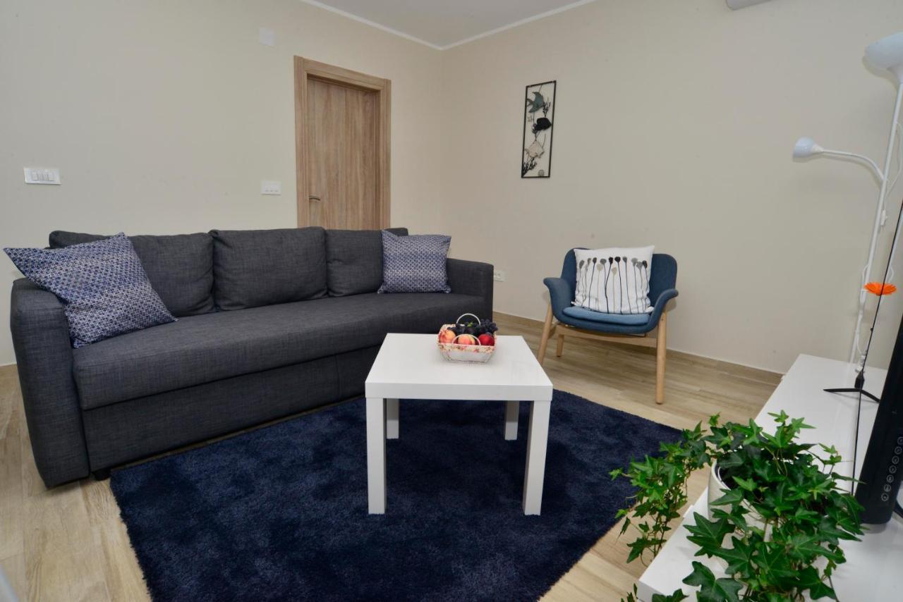 Apartman Bradasevic Tivat Exteriör bild