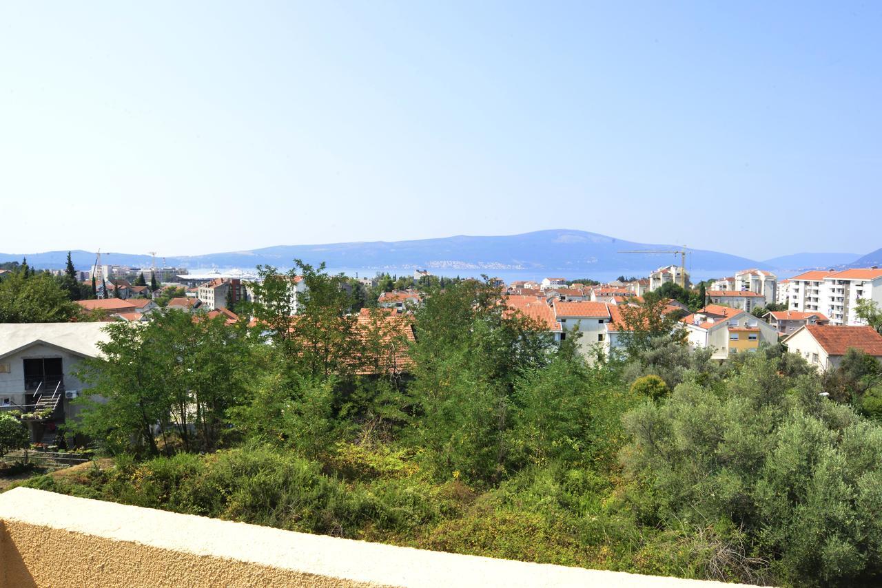 Apartman Bradasevic Tivat Exteriör bild