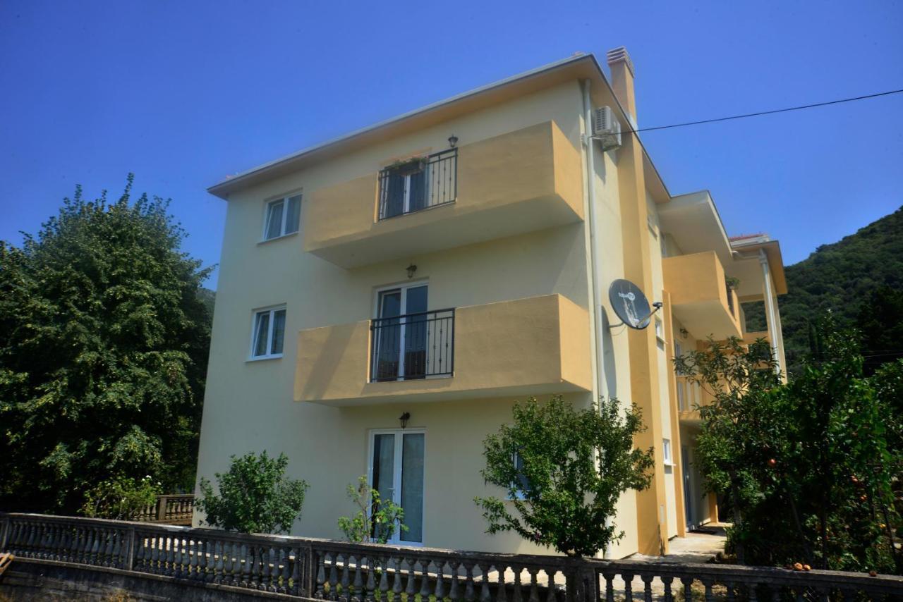 Apartman Bradasevic Tivat Exteriör bild