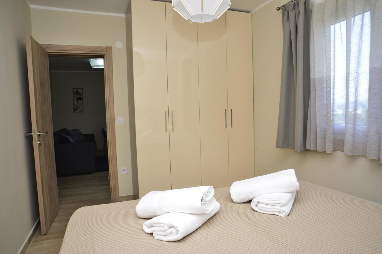 Apartman Bradasevic Tivat Exteriör bild