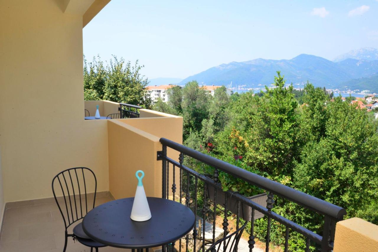 Apartman Bradasevic Tivat Exteriör bild