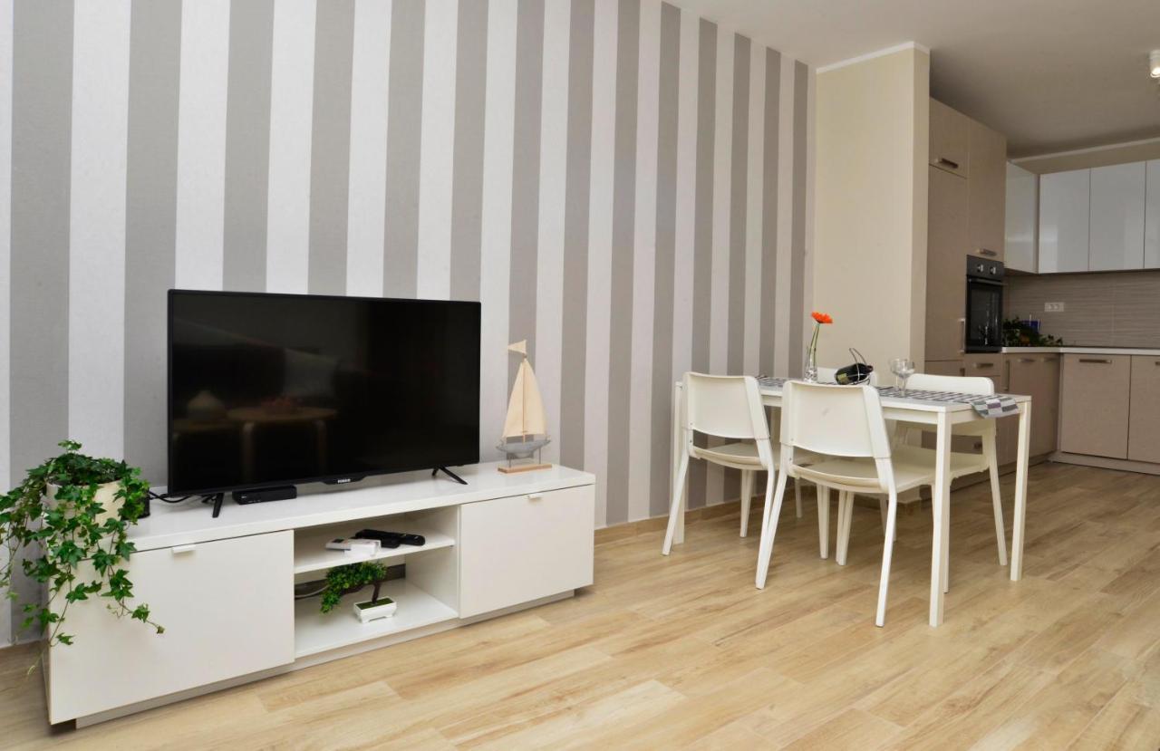 Apartman Bradasevic Tivat Exteriör bild