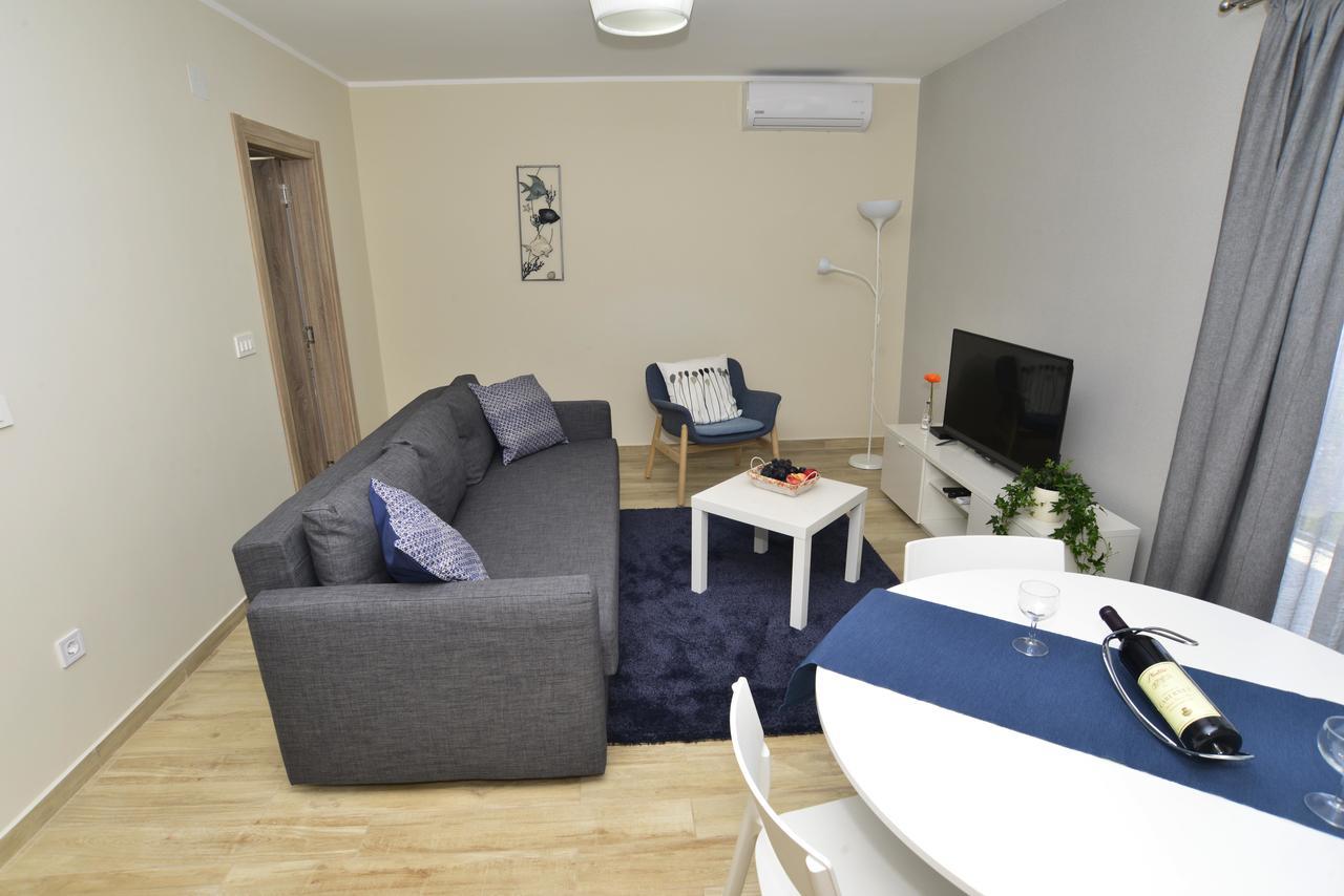 Apartman Bradasevic Tivat Exteriör bild