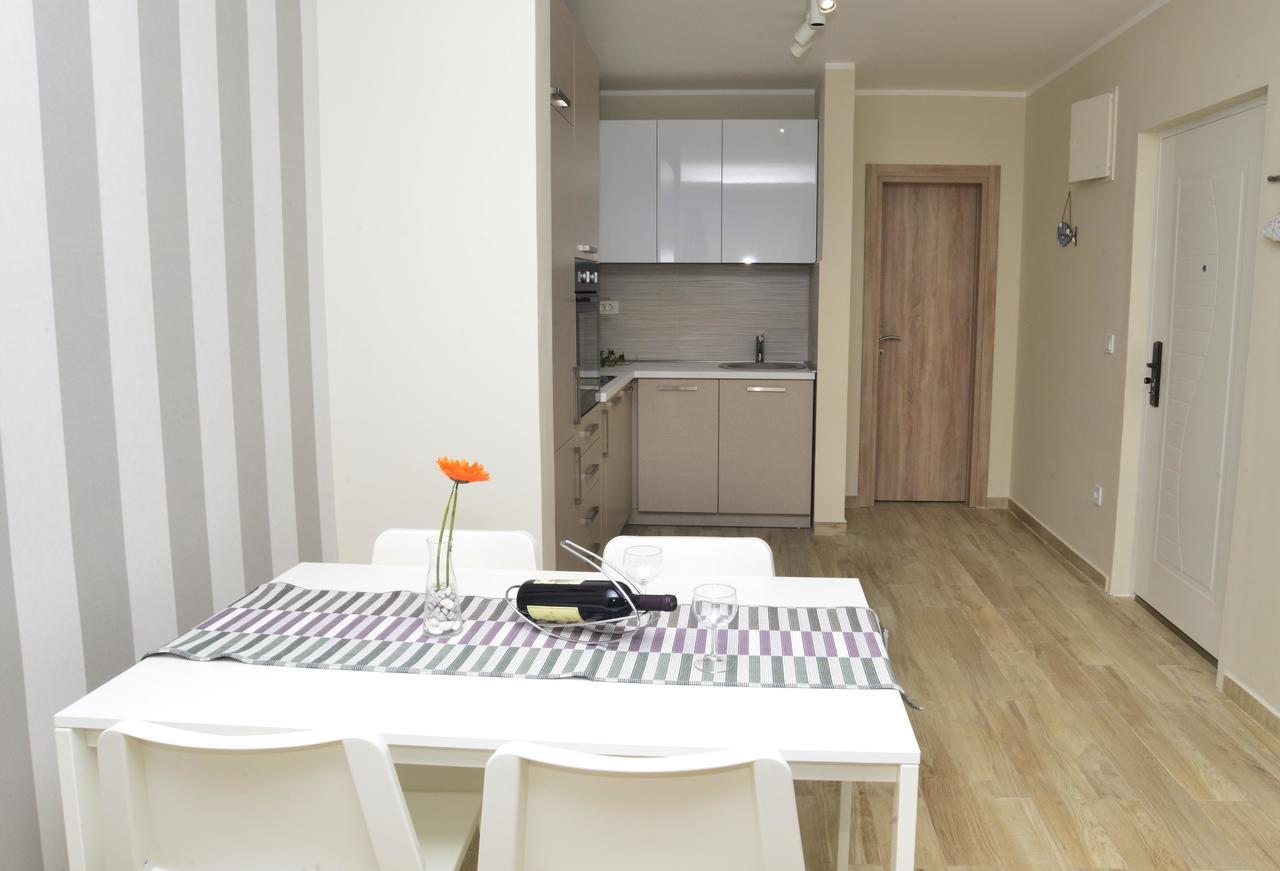 Apartman Bradasevic Tivat Exteriör bild