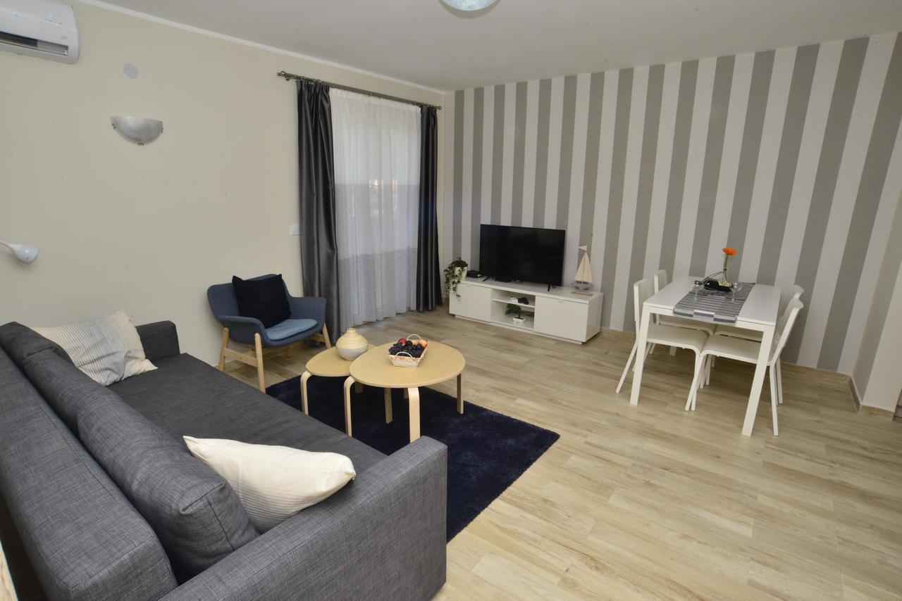 Apartman Bradasevic Tivat Exteriör bild