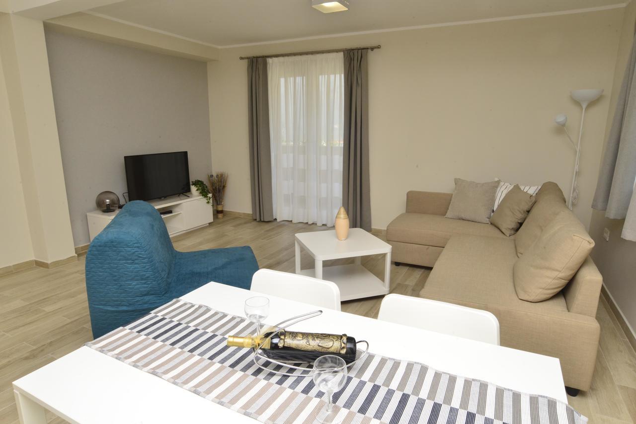 Apartman Bradasevic Tivat Exteriör bild