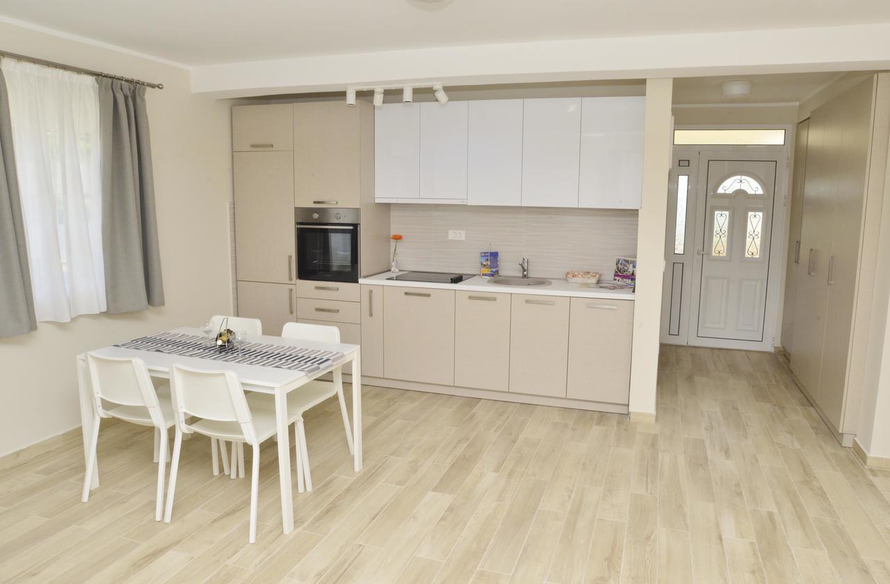 Apartman Bradasevic Tivat Exteriör bild