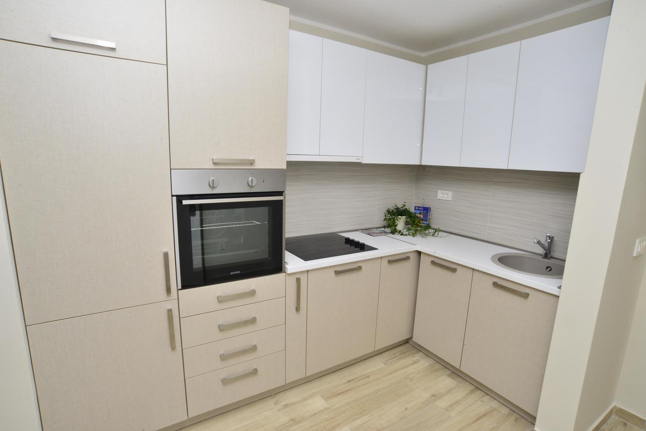 Apartman Bradasevic Tivat Exteriör bild