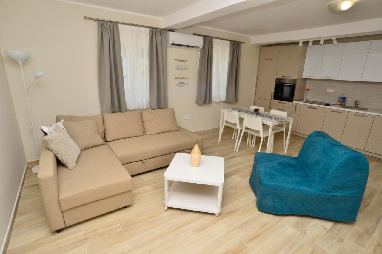 Apartman Bradasevic Tivat Exteriör bild