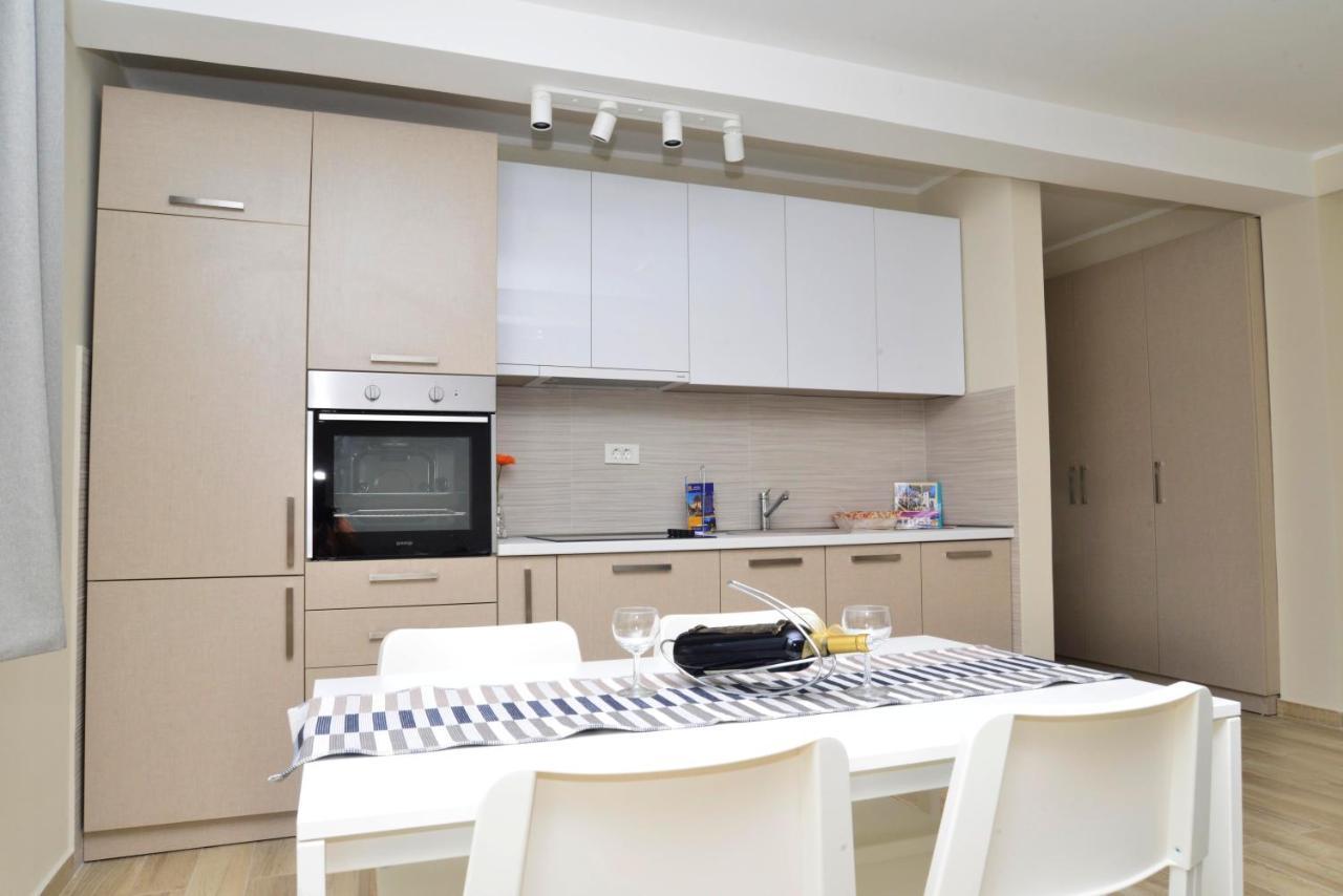 Apartman Bradasevic Tivat Exteriör bild