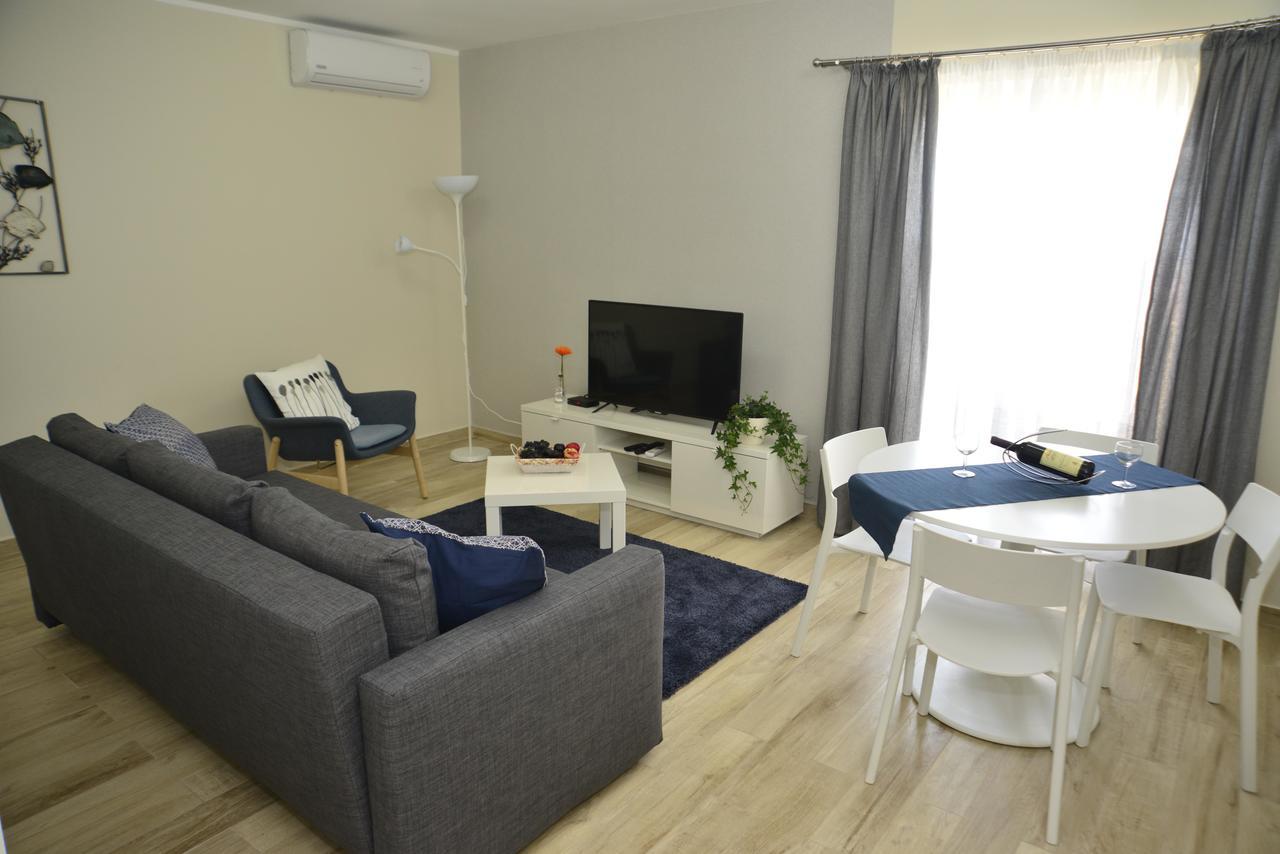 Apartman Bradasevic Tivat Exteriör bild